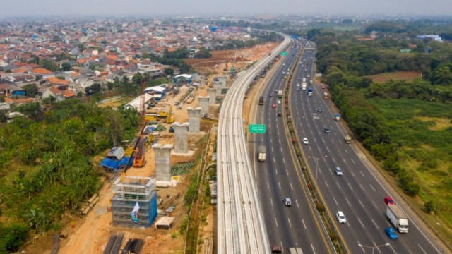Gambar udara progress pembangunan kereta cepat Jakarta-Bandung