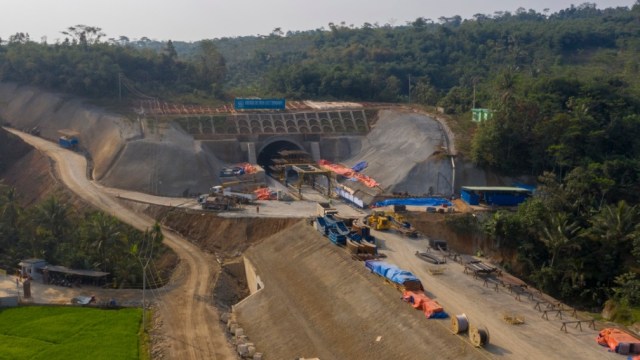 Gambar udara progress pembangunan kereta cepat Jakarta-Bandung. Foto: Dok. KCIC