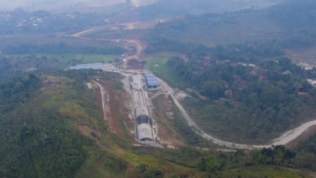 Gambar udara progress pembangunan kereta cepat Jakarta-Bandung