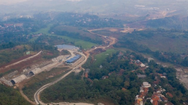 Gambar udara progress pembangunan kereta cepat Jakarta-Bandung