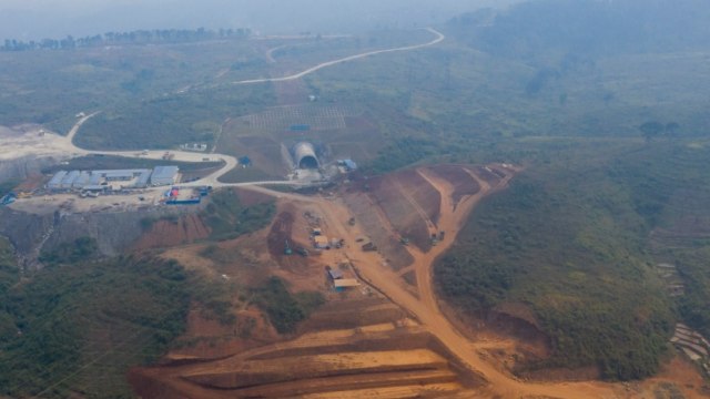 Gambar udara progress pembangunan kereta cepat Jakarta-Bandung