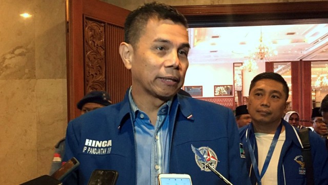 Sekjen Partai Demokrat, Hinca Pandjaitan usai mengikuti pembekalan caleg terpilih Demokrat, di JCC Senayan, Selasa (10/9). Foto: Muhammad Darisman/kumparan
