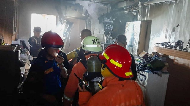 Kebakaran di unit studio lantai 7 Tower Tulip Apartemen Kalibata City. Foto: Twitter/@humasjakfire