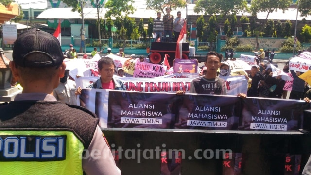 DPRD Jatim Teruskan Aspirasi Mahasiswa Dukung Revisi UU KPK ke DPR