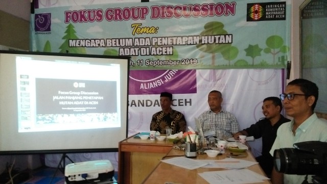 FGD membahas mengapa belum ada penetapan hutan adat di Aceh, Rabu (11/9). Foto: Husaini/acehkini