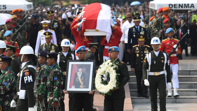 Foto: Peristirahatan Terakhir BJ Habibie (78515)