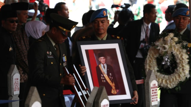 Foto: Peristirahatan Terakhir BJ Habibie (78525)