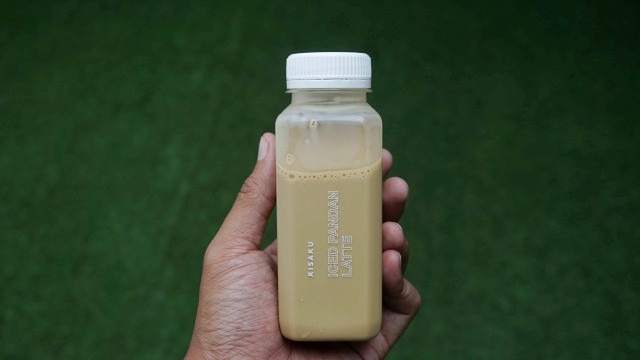 Santai Sejenak di Kedai Kopi Berkonsep Zen ala Raline Shah (206419)