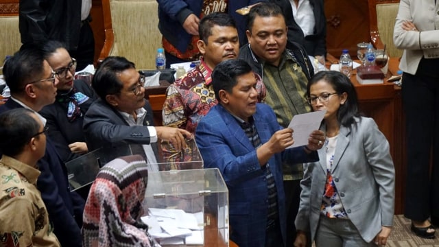 Skenario Enam Paket untuk Firli Bahuri (147)