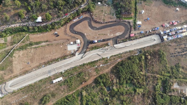 Jangan Norak, Jalan Umum Bukan Tempat Buat Cornering (35128)