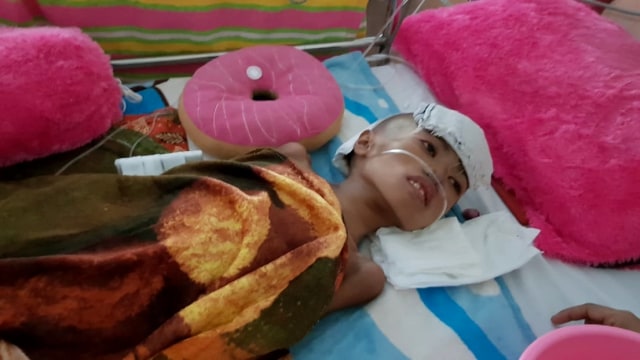 Kondisi Nur Aisyah, bocah asal Majene penderita tumor otak. Foto: Sulbar Kini/kumparan