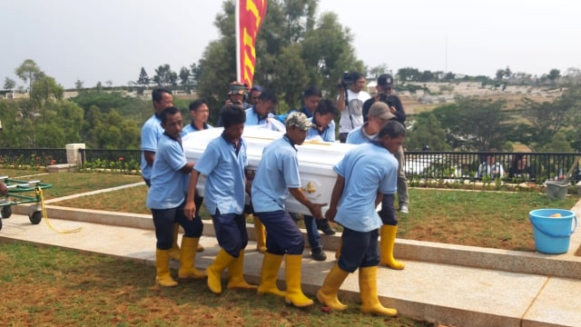 Suasana pemakaman Adik Boy William di San Diego Hills