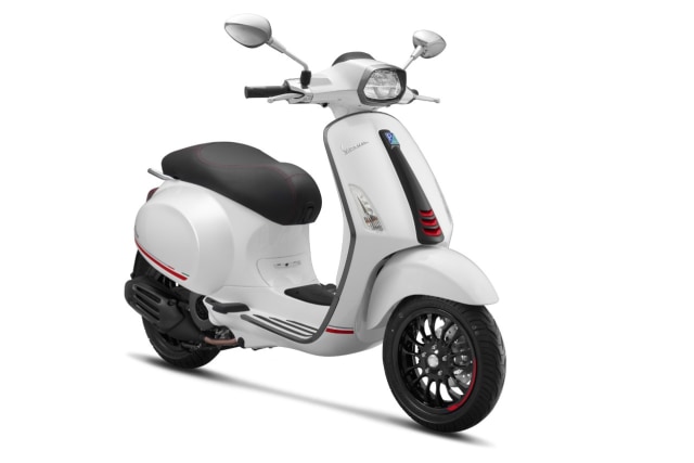 otomotif, vespa, vespa sprint carbon, edisi terbatas, motor baru 2019