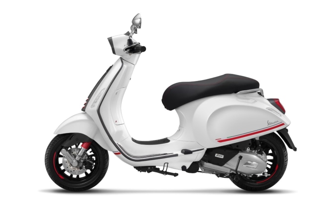 otomotif, vespa, vespa sprint carbon, edisi terbatas, motor baru 2019