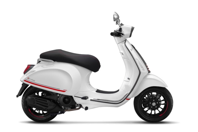 otomotif, vespa, vespa sprint carbon, edisi terbatas, motor baru 2019