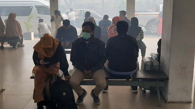 Penumpang di Bandara Syamsuddin Noor, Banjarmasin, Kalsel Terlambat Terbang akibat Kabut Asap