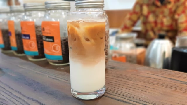 Es kopi susu ala Rumah Kopi Sumsel (RKS), Palembang