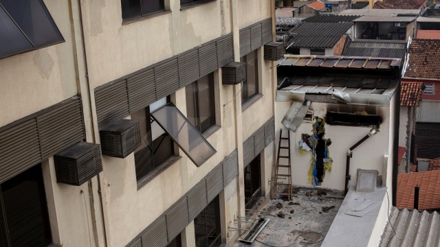 Kondisi gedung usai kebakaran di Rumah Sakit swasta Badim di Tijuca, Rio de Janeiro, Brasil, Sabtu (14/9/2019). Foto: AFP/Mauro Pimentel