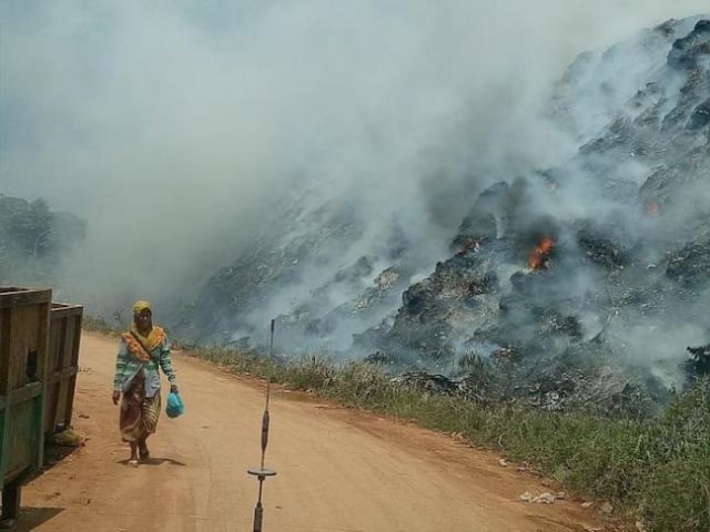 TPA Punggur, Kota Batam saat terbakar beberapa waktu lalu. (Foto: Batamnews)