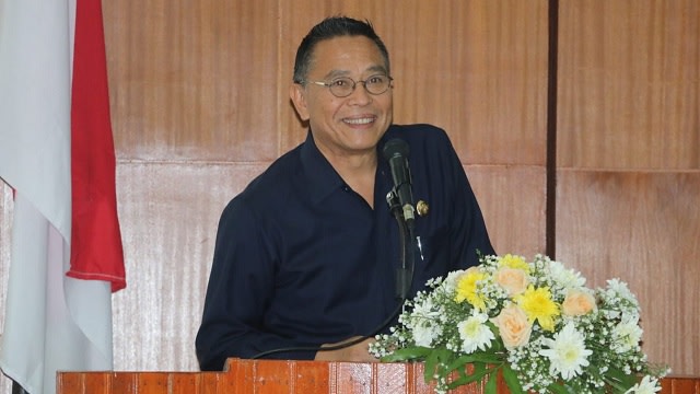 Wali Kota Tomohon, Jimmy Eman