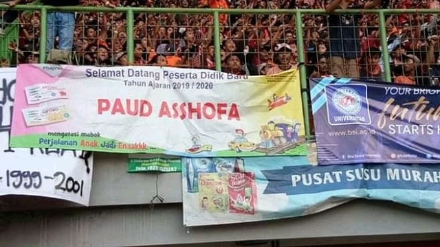 Ragam Spanduk dan Koreografi Unik yang Menghiasi Liga Indonesia (1219299)