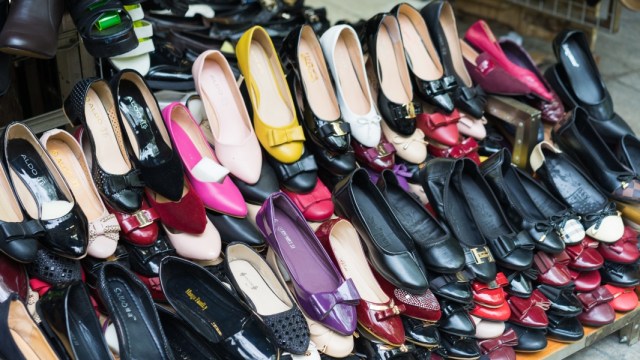 tumpukan sepatu wanita Foto: Shutterstock