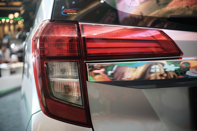 Lampu belakang Daihatsu Sigra facelift Foto: Bangkit Jaya Putra/kumparan