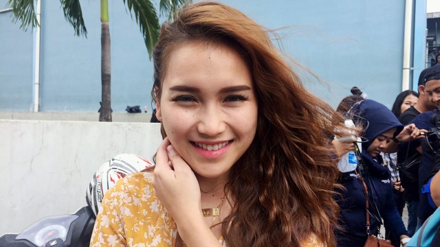 Pulang dari Labuan Bajo, Ayu Ting Ting Ketagihan Keliling Indonesia (722105)