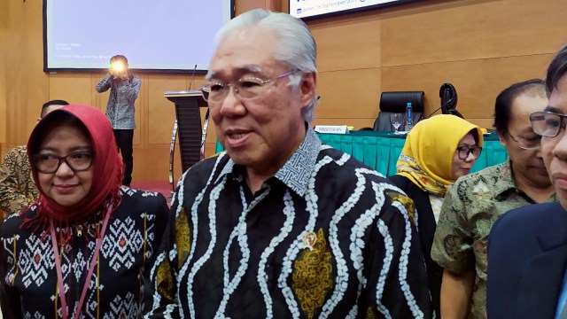 Menteri Perdagangan Republik Indonesia, Enggartiasto Lukita usai sampaikan kuliah umum di UPI, Bandung. Foto: Rachmadi Rasyad/kumparan