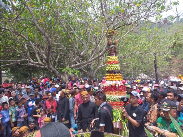 Suasana Larung Sesaji di Desa Purwodadi, Kecamatan Tirtoyudo, Kebupaten Malang, Senin (16/9). Foto: Mukhlis for tugumalangid