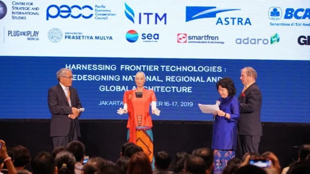 Robot pintar Sophia di CSIS Global Dialogue 2019, Jakarta. Foto: CSIS Global Dialogue