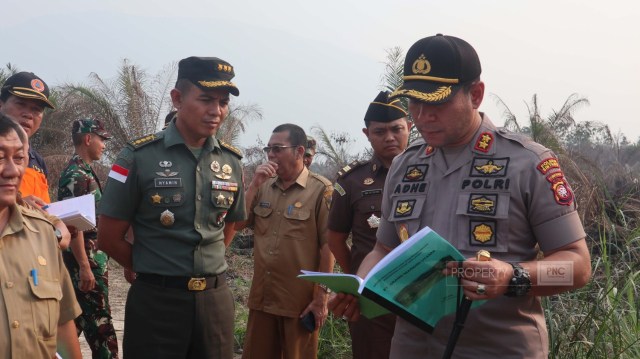 Polisi Segel Lahan PT GMU di Sintang, Kalbar (154841)