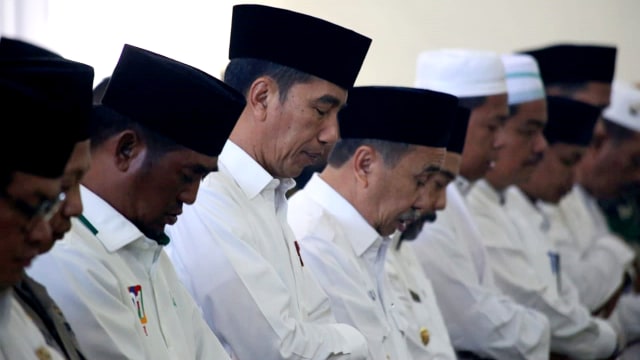 Foto: Jokowi Tinjau Pemadaman Karhutla di Riau (211077)