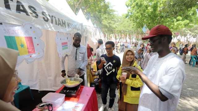 Mahasiswa Asing Pamerkan Kuliner Khas Negaranya di Unsyiah, Aceh (735061)