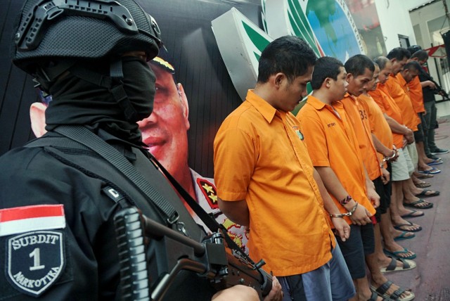 Foto: Wajah 8 Pengedar Sabu Jaringan Malaysia-Batam-Jakarta (60695)