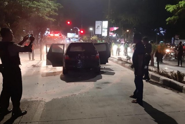 Konsleting Listrik Akibatkan Mobil Terbakar (10784)