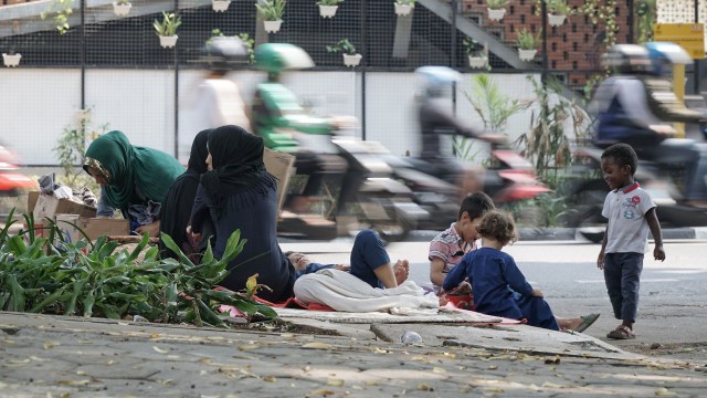 Foto: Hidup Para Pencari Suaka di Trotoar Kebon Sirih (226899)