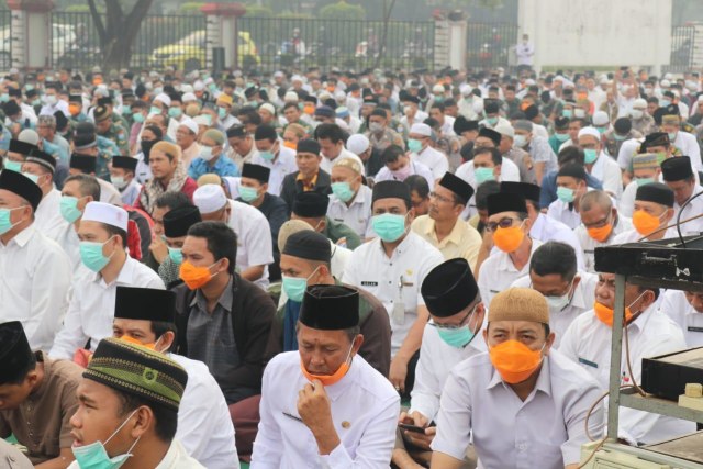 Gubernur Kalbar: Semua Upaya Sudah Dilakukan, Semoga Turun Hujan (23497)