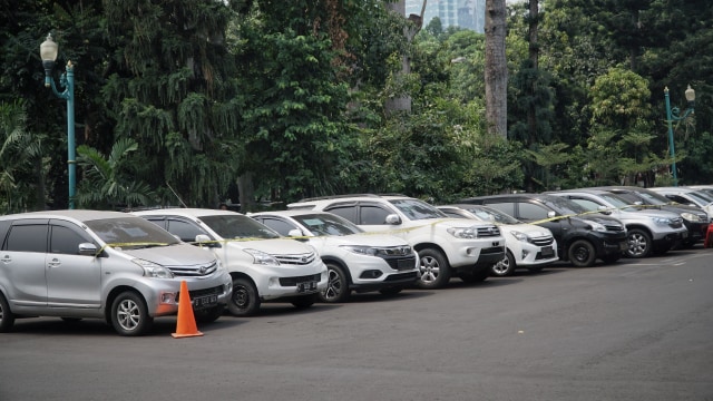 Sejumlah barang bukti kendaraan yang dihadirkan saat konferensi pers tindak pidana fidusia, di Polda Metro Jaya, Jakarta (18/9/2019). Foto: Jamal Ramadhan/kumparan