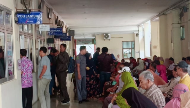 Seluruh Dokter Spesialis Mogok Kerja, Pasien RSUD Brebes Terlantar (7045)
