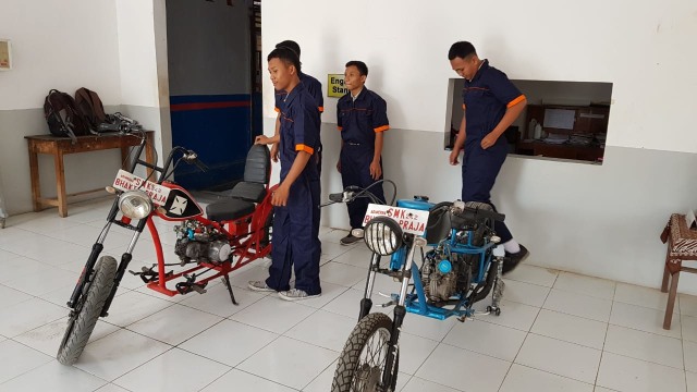 Siswa SMK di Tegal  Bikin Motor Chopper dari Barang Bekas  