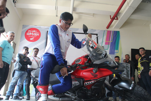 Belajar Motor Manual, Lepas Kopling atau Buka Gas Dulu? (312734)