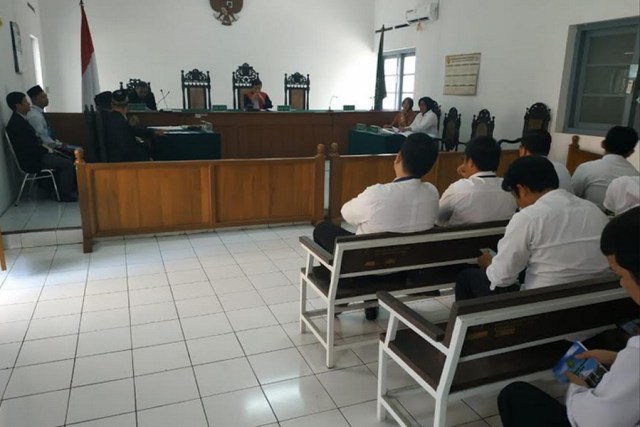Suasana sidang gugatan LP3HI kepada Polresta Solo dan Polda Jawa Tengah di Pengadilan Negeri Kota Solo. (Agung Santoso)