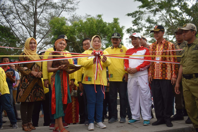 Bupati Kobar Nurhidayah membuka Kobar Expo tahun 2018 kemarin. (Foto: Diskominfo Kobar)