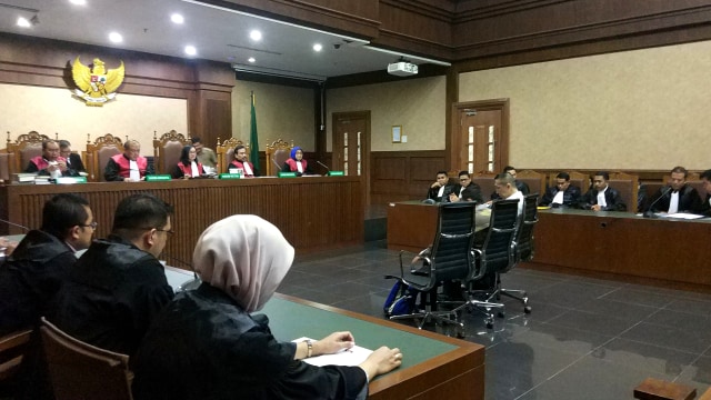 Sidang dakwaan Direktur PT Java Indoland Sendy Pericho dan Advokat Alfin Suherman di Pengadilan Tipikor Jakarta. Foto: Adhim Mugni Mubaroq/kumparan