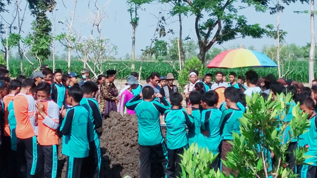 Siswi Berprestasi Asal Brebes Ditemukan Meninggal Dunia di Kamar Mandi (2747)