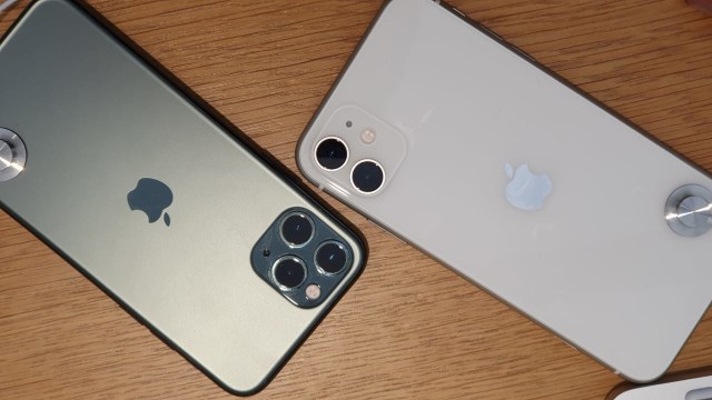 iPhone 11 Pro dan iPhone 11. Foto: Bianda Ludwianto/kumparan