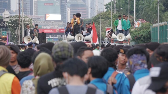 Feri Amsari: Presiden Bersama Rakyat atau Parpol? (117405)