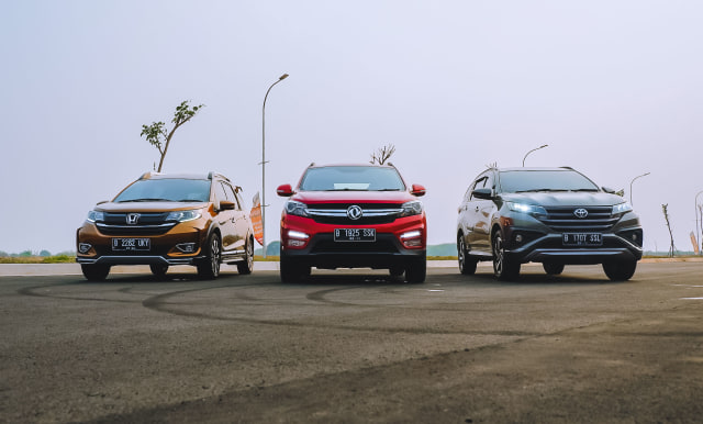 Adu Spesifikasi dan Fitur SUV Rp 200 Jutaan Foto: Muhammad Ikbal/kumparan