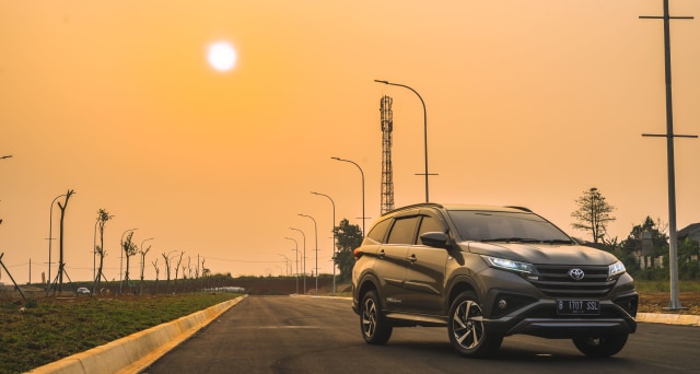 Adu Spesifikasi dan Fitur SUV Rp 200 Jutaan Foto: Muhammad Ikbal/kumparan